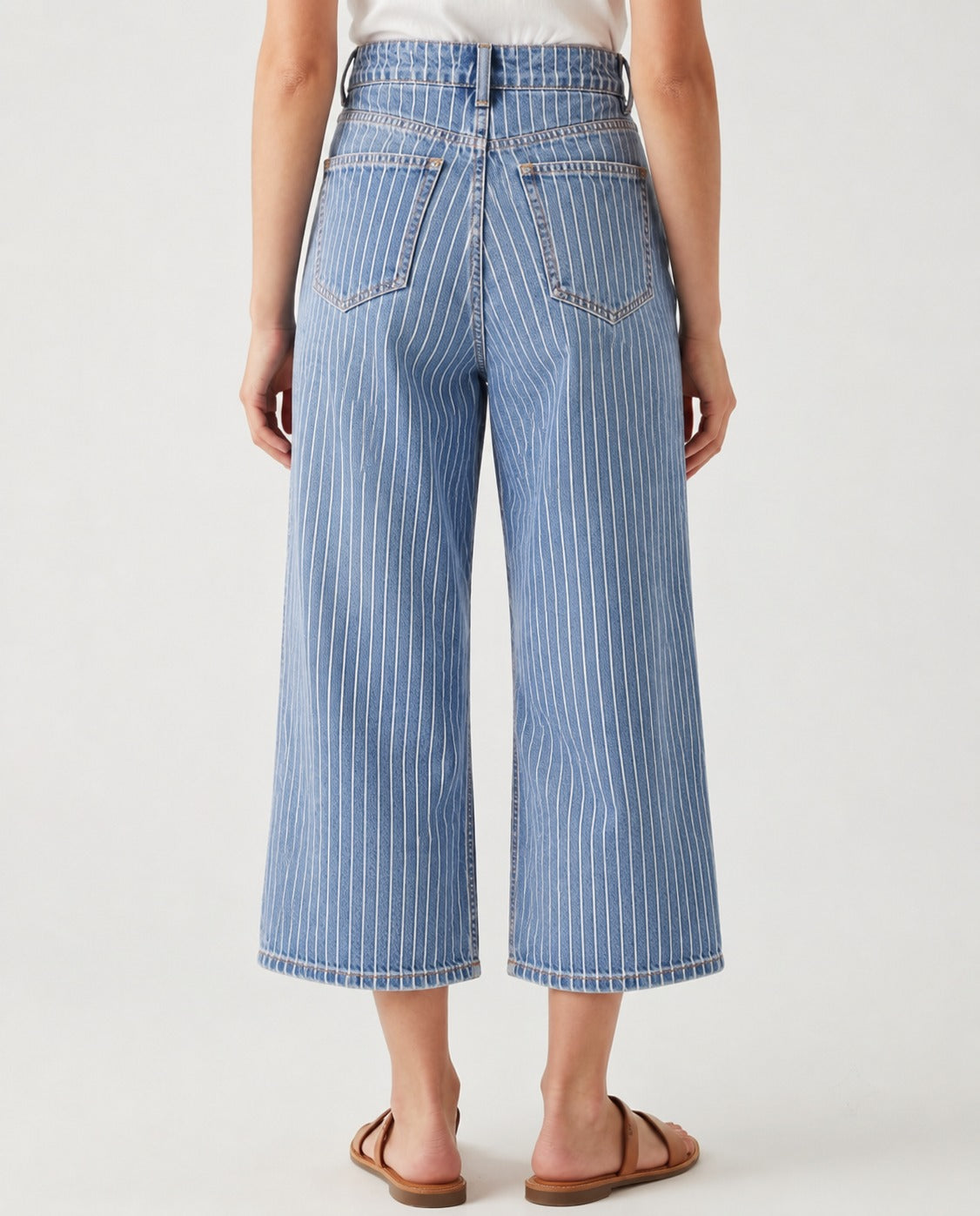 Canyon Stripe Light RB-BOT24 – Back View – Riley – Light Blue