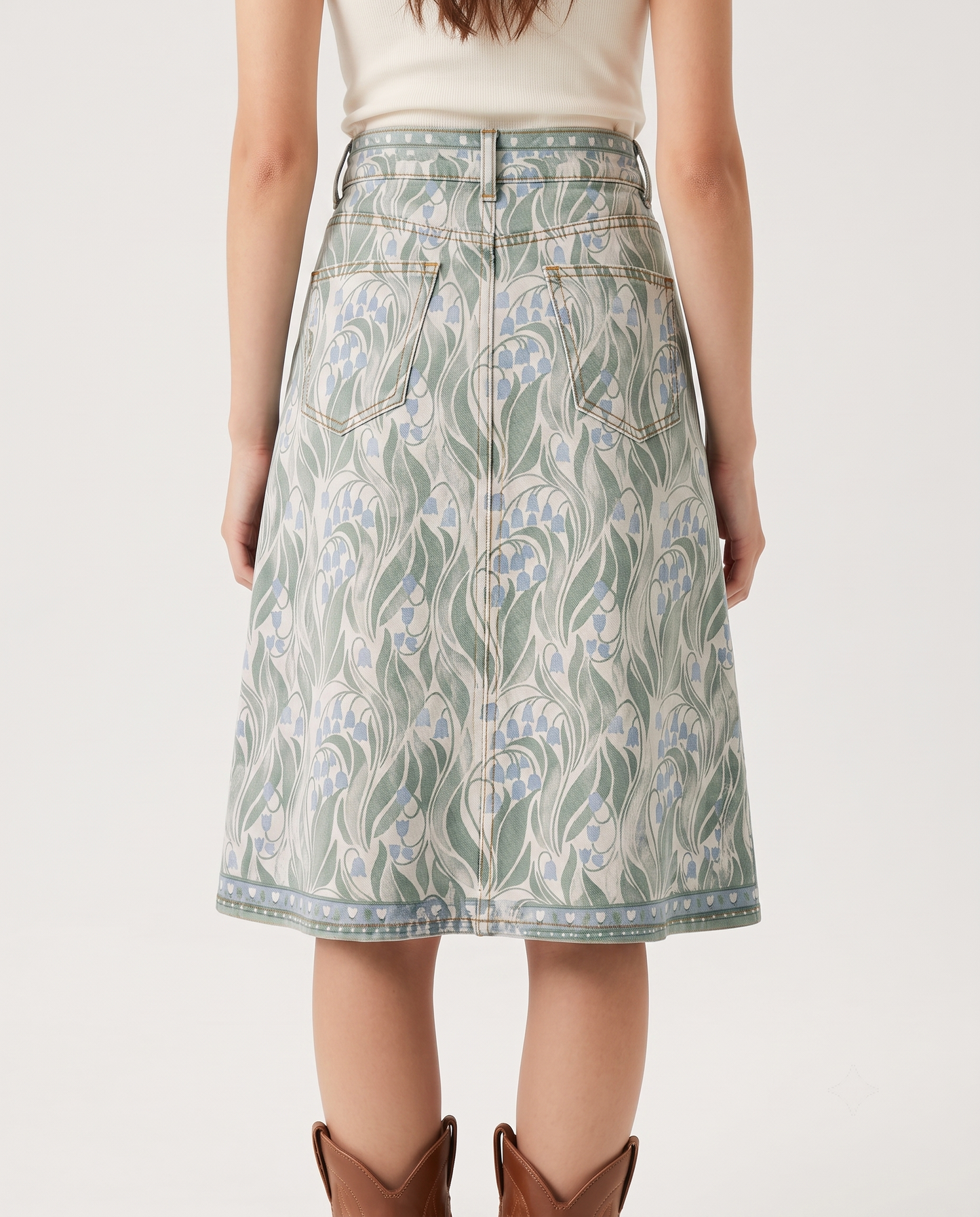 Light Wash Florals RB-SKT03 – Back View – Jessie – Light Wash