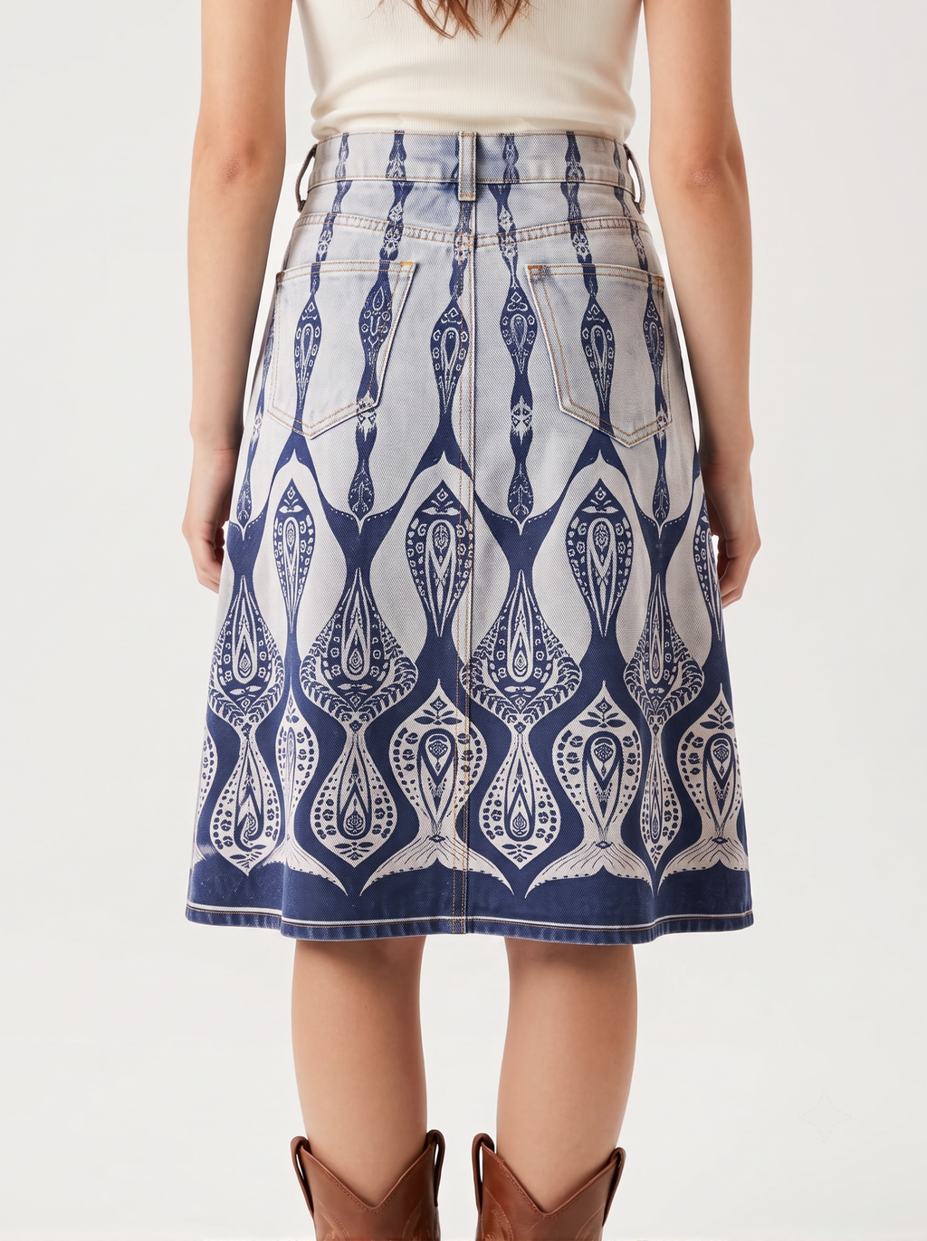 Light Geometric Trail RB-SKT03 – Back View – Riley – light wash denim with navy blue accents