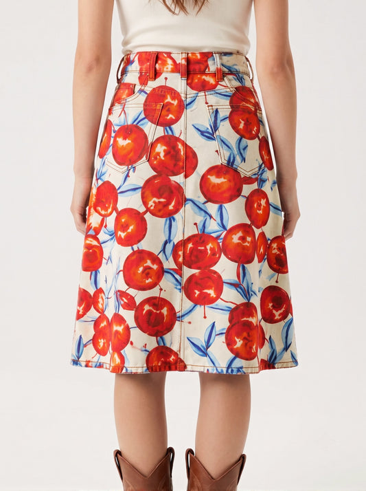 Rodeo Apple RB-SKT03 – Back View – Riley – off-white base with red and blue accents