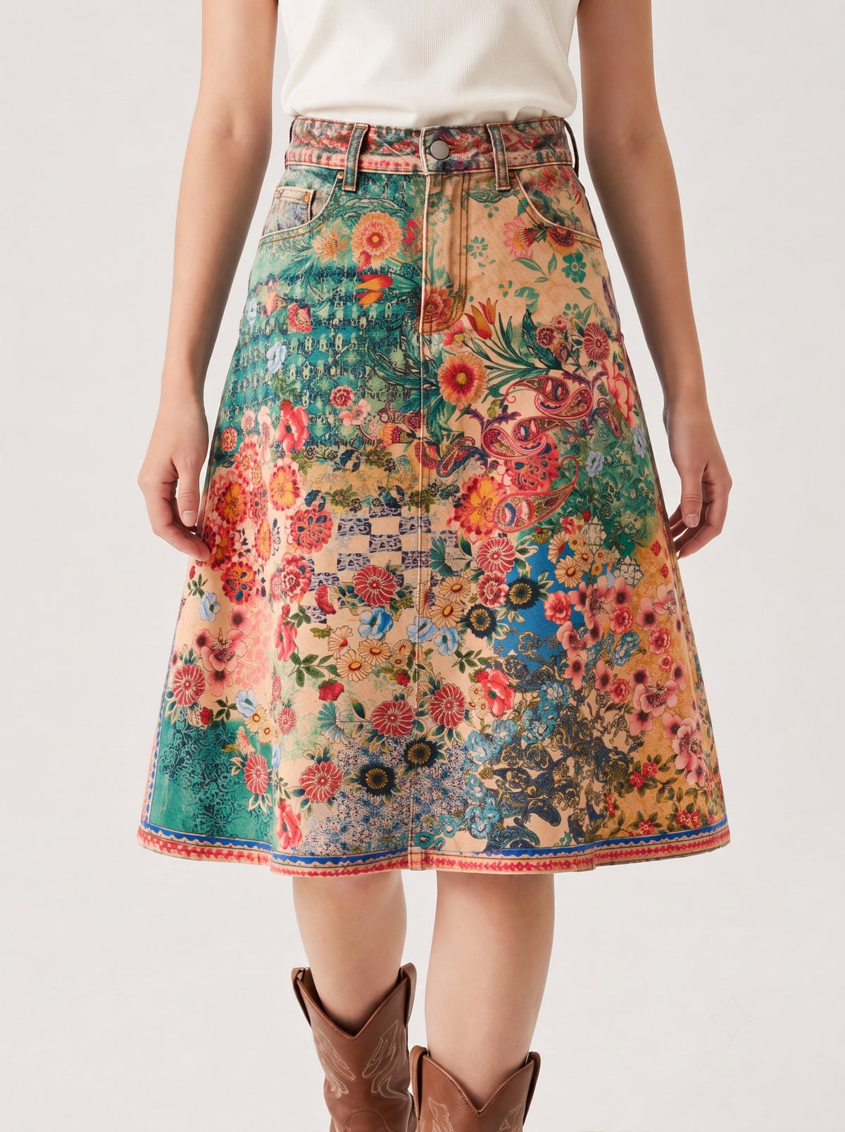 Lariat Thistle RB-SKT03 – Front View – Riley – Multi-colored with beige base and vibrant floral accents
