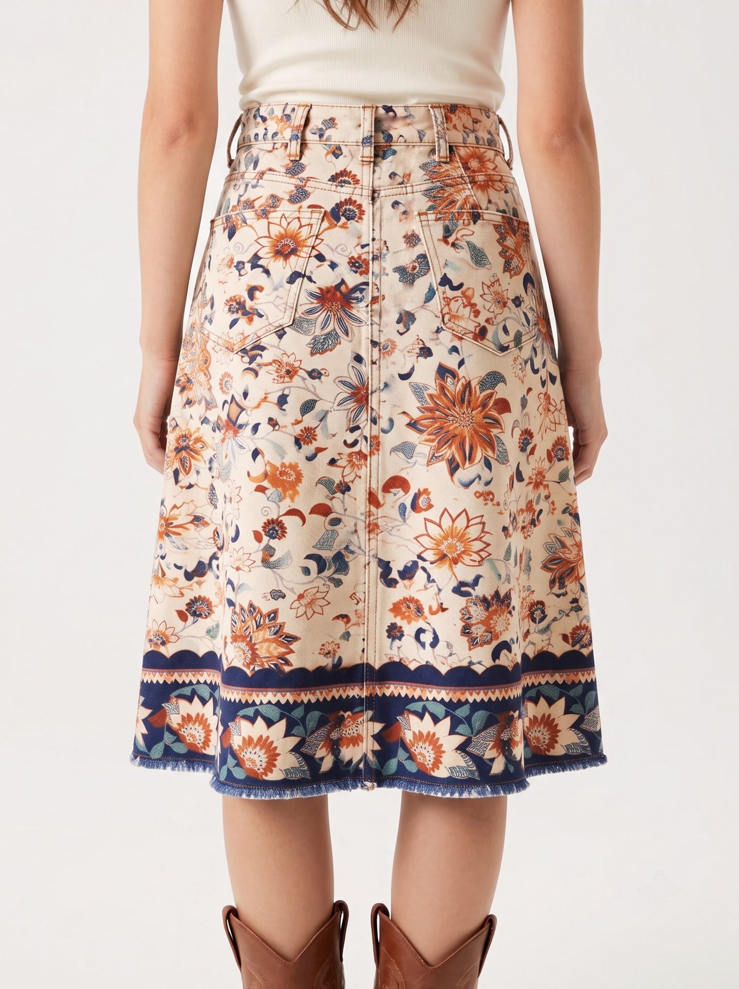 Trailside Thistle RB-SKT03 – Back View – Riley – Cream with navy blue accents