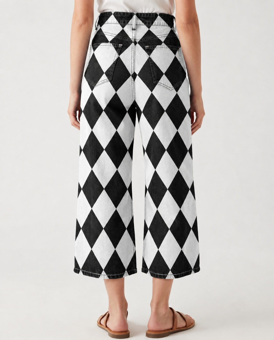 Harlequin Sage RB-BOT24 – Back View – Riley – Black, White