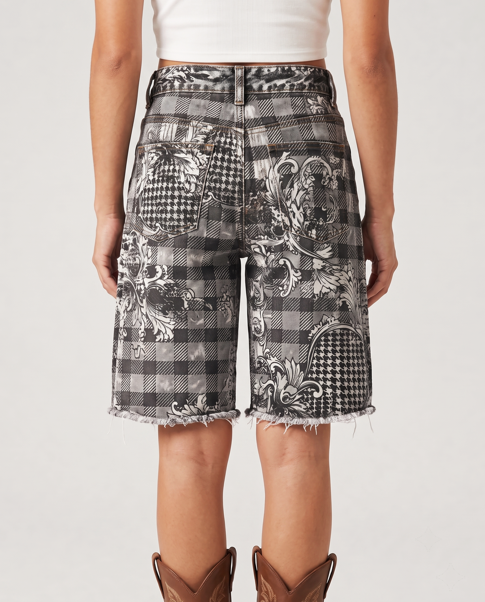 Prairie Paisley RB-BOT08 – Back View – Riley – Black and White
