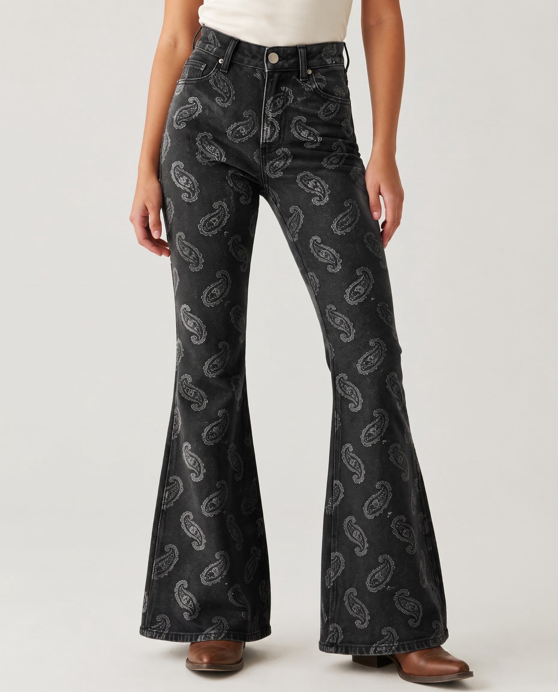 Prairie Paisley RB-BOT04 – Front View – Riley – black