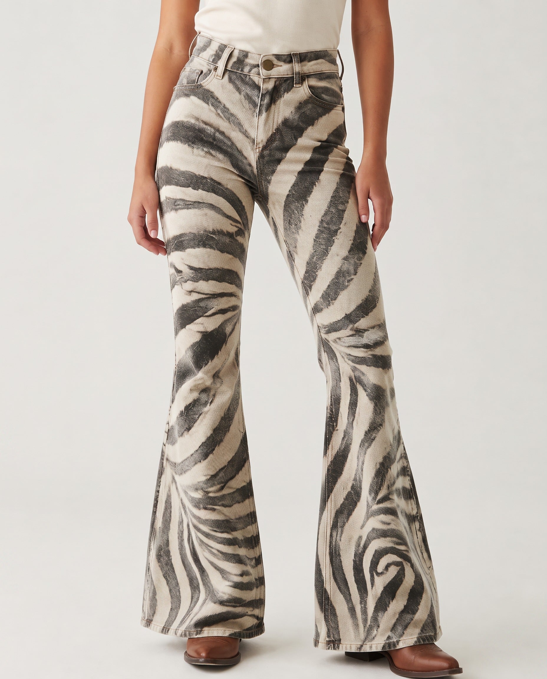 Zebra Ridge RB-BOT04 – Front View – Riley – beige, black